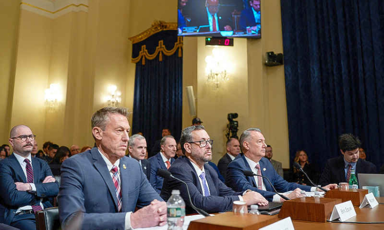 Democrats press Trump officials on  immigration enforcement tactics